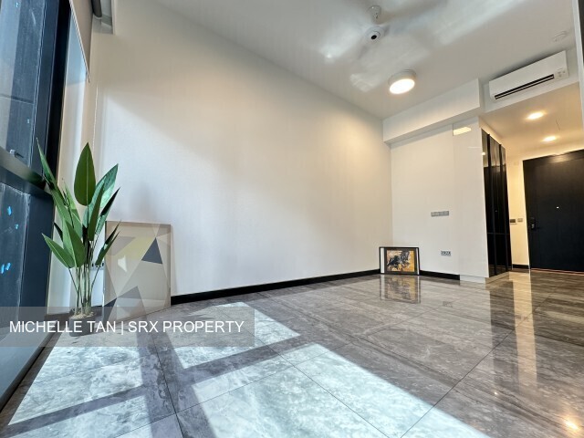 Beach Road (D7), Condominium #571122011